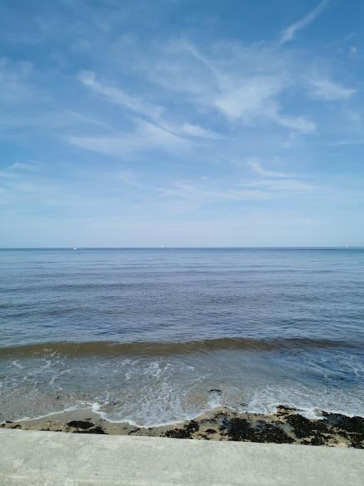 Appartement Acces Direct A La Plage Bernières-sur-Mer Dış mekan fotoğraf